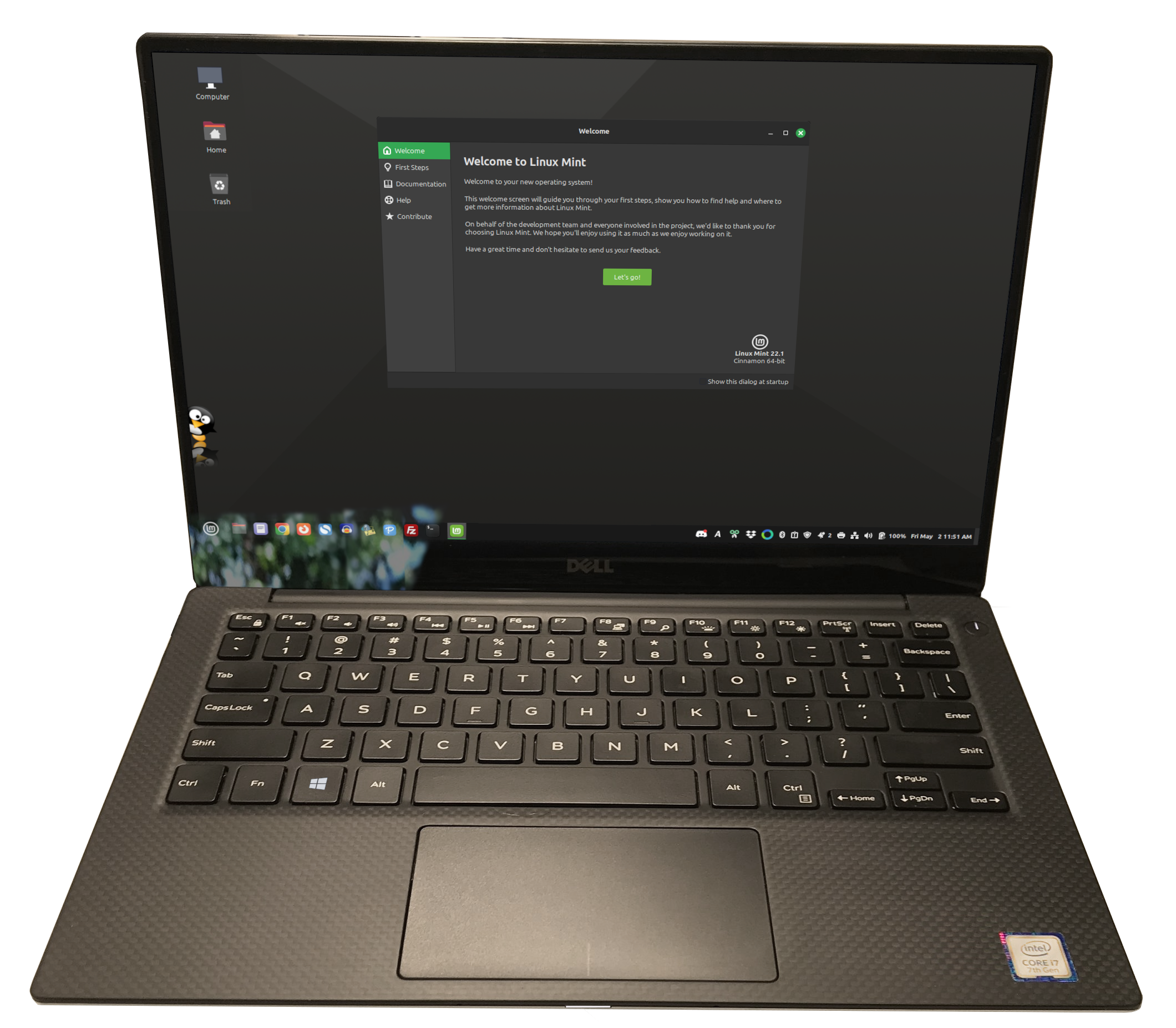 Computer running Linux Mint Cinnamon and showing the Welcome app